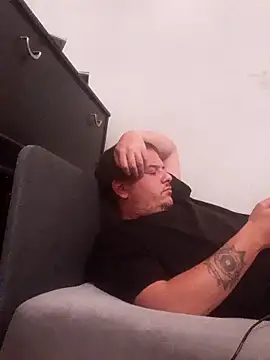 Snapshot of botlikroli chatting on October 28, 3:58 pm botlikroli online show from October 28, 3:58 pm