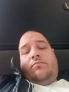 Snapshot of botlikroli chatting on March 3, 2:12 pm botlikroli online show from March 3, 2:12 pm