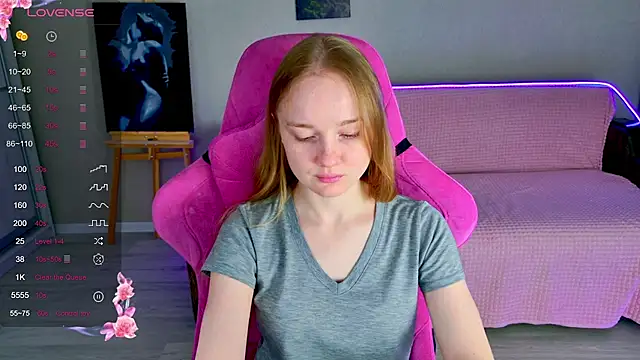 Snapshot of Shawty_Mia chatting on February 18, 6:59 pm Shawty Mia online show from February 18, 6:59 pm