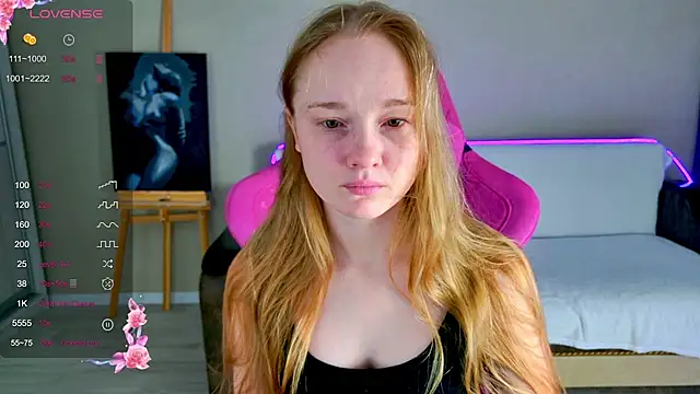 Snapshot of Shawty_Mia chatting on February 19, 7:21 pm Shawty Mia online show from February 19, 7:21 pm