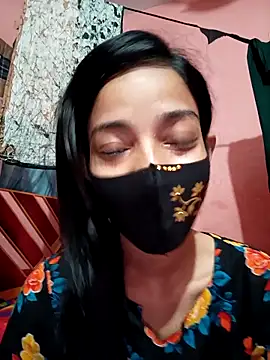 Green LaDY66 online show from May 2, 9:14 am