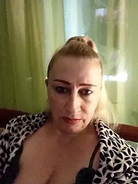 Esenia505 online show from November 10, 11:20 am