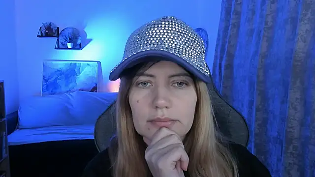 AleksaLaurent online show from December 14, 8:30 am