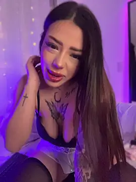 AshleyWinslow online show from April 15, 8:32 am