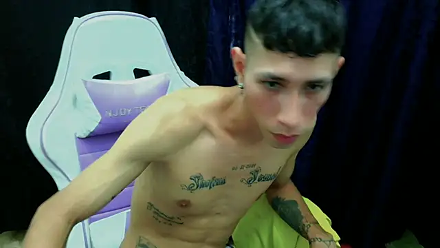 The latin boy online show from October 29, 7:37 pm