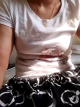 Snapshot of sweetpattu chatting on November 2, 10:06 am sweetpattu online show from November 2, 10:06 am