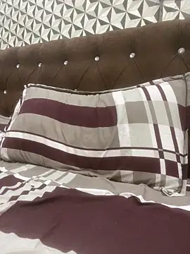 Snapshot of Heena_Sharma982 chatting on February 4, 5:41 pm Heena Sharma982 online show from February 4, 5:41 pm