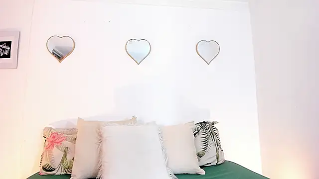 julialex  online show from March 5, 6:59 pm