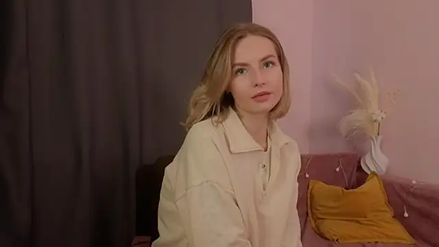 Snapshot of BaileyBernos chatting on November 3, 9:32 am BaileyBernos online show from November 3, 9:32 am