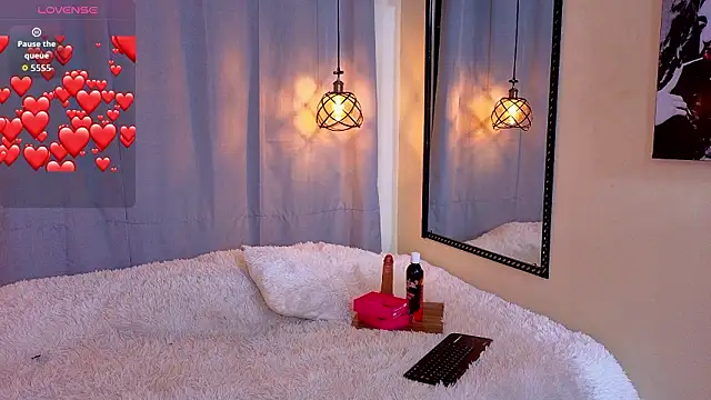 Flor Gil online show from February 18, 2:51 am