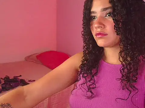 Aprilsweet2005 online show from November 11, 5:02 pm