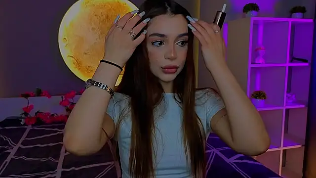 LauraHansil online show from April 10, 7:07 pm