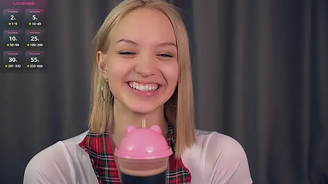 VetaManhardt online show from April 14, 11:22 pm