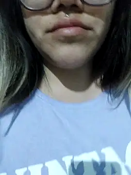 Snapshot of Camilu23 chatting on October 28, 10:34 pm Camilu23 online show from October 28, 10:34 pm