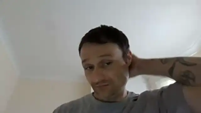 Snapshot of Caliguy36 chatting on April 22, 12:28 pm Caliguy36 online show from April 22, 12:28 pm
