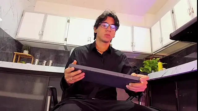 kane del toro online show from December 20, 2:18 am