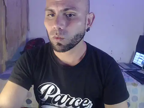 Snapshot of marek_secrett chatting on November 8, 9:46 pm marek secrett online show from November 8, 9:46 pm