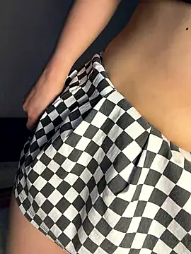 Romy-R-O online show from January 14, 2:33 pm