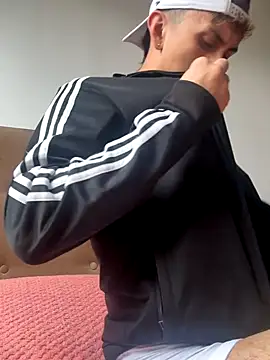 Eljorshx0706 online show from December 1, 5:07 pm