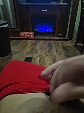 Snapshot of mrlicksalot3 chatting on October 31, 4:24 am mrlicksalot3 online show from October 31, 4:24 am