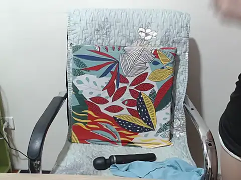 Snapshot of Wet_oliviaxxx chatting on March 24, 3:11 am Wet oliviaxxx online show from March 24, 3:11 am