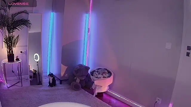 Snapshot of Alice_Bloome chatting on October 30, 6:26 am Alice Bloome online show from October 30, 6:26 am