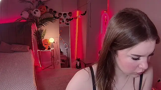 Snapshot of Alice_Bloome chatting on November 1, 5:42 am Alice Bloome online show from November 1, 5:42 am