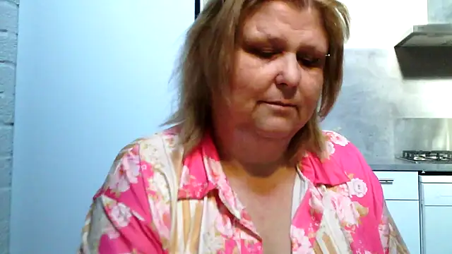 Sylviastar46 online show from March 2, 9:27 am