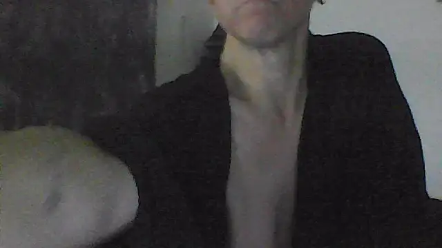 Karebearz1 online show from April 16, 11:33 am