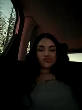 Snapshot of babygirllilly chatting on October 29, 2:19 pm babygirllilly online show from October 29, 2:19 pm