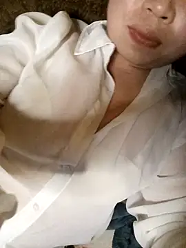 julybe online show from March 3, 6:08 am