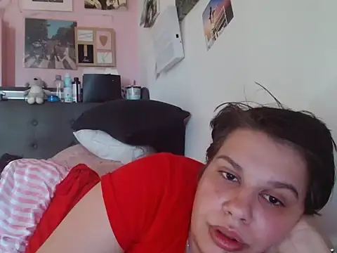Carolineisback online show from May 24, 4:56 pm