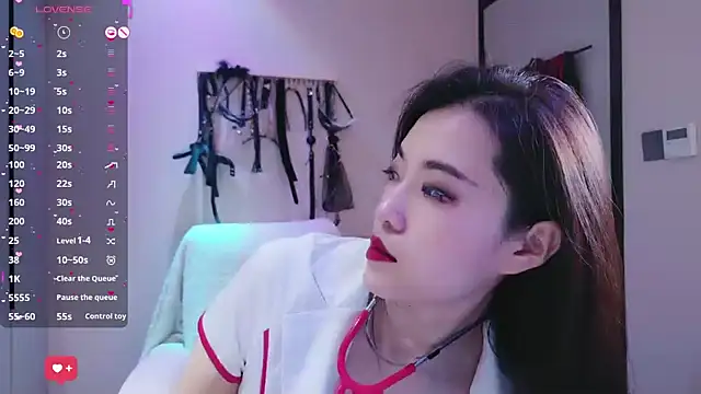 KISS-KISSME online show from December 20, 8:32 am