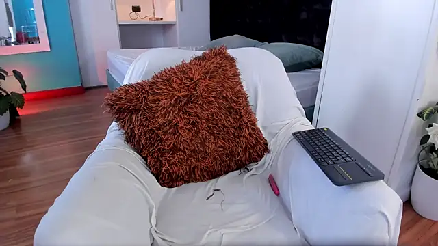 LahanaKimish online show from November 18, 2:43 pm