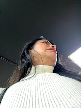 MailynAndNick online show from December 4, 3:10 pm