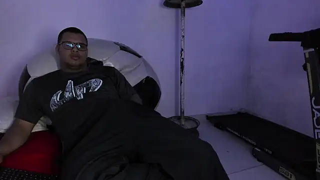 LucassFoster online show from November 7, 4:12 am