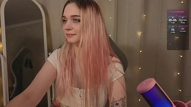 Snapshot of lani1funny chatting on January 12, 6:46 pm lani1funny online show from January 12, 6:46 pm