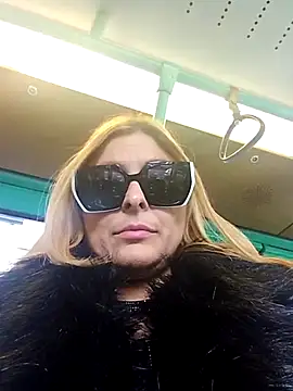 Snapshot of fragoli chatting on November 9, 1:42 pm fragoli online show from November 9, 1:42 pm