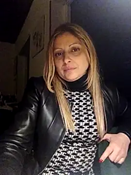 Snapshot of fragoli chatting on November 12, 2:23 am fragoli online show from November 12, 2:23 am