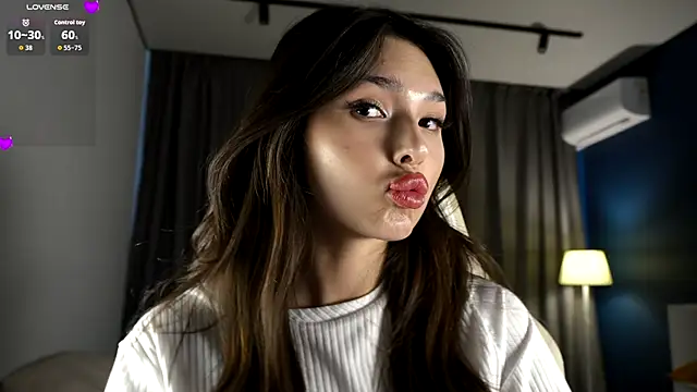 Snapshot of candylolly__ chatting on November 4, 5:50 am candylolly   online show from November 4, 5:50 am