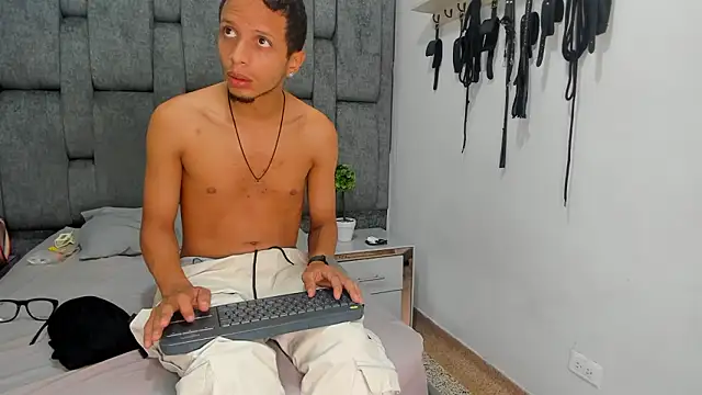 DamianandEva online show from March 28, 12:49 pm