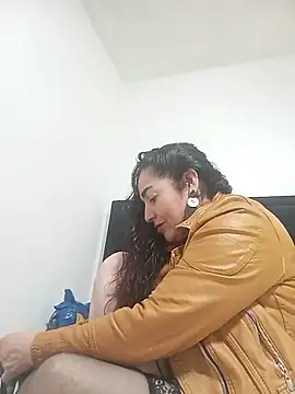 MaryRoze  online show from November 16, 7:30 pm