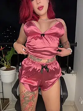 Snapshot of Raven_DeVille chatting on November 11, 1:05 am Raven DeVille online show from November 11, 1:05 am