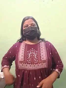 Snapshot of tamil_Nithya_J chatting on May 20, 4:35 pm tamil Nithya J online show from May 20, 4:35 pm