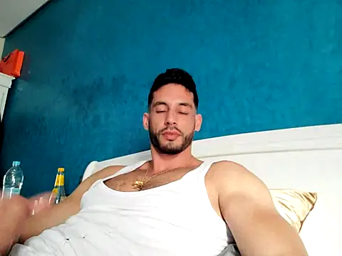 Snapshot of Lust_shark chatting on June 18, 6:01 pm Lust shark online show from June 18, 6:01 pm