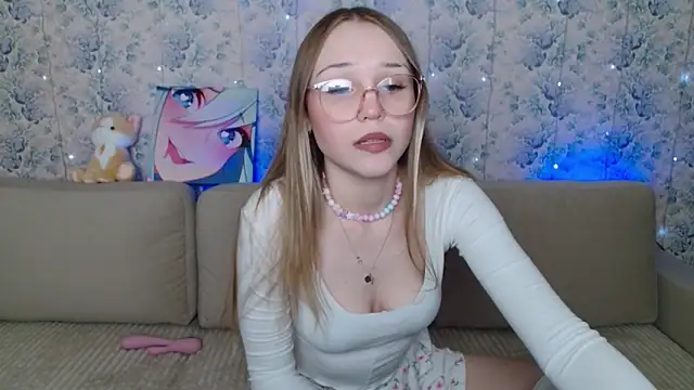 phreshgirlswag online show from February 11, 4:12 pm