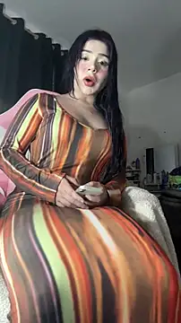 Snapshot of cowgirllyx chatting on November 15, 11:21 pm cowgirllyx online show from November 15, 11:21 pm