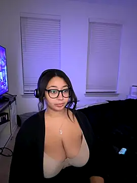 Snapshot of minha_baby chatting on November 2, 12:24 am minha baby online show from November 2, 12:24 am