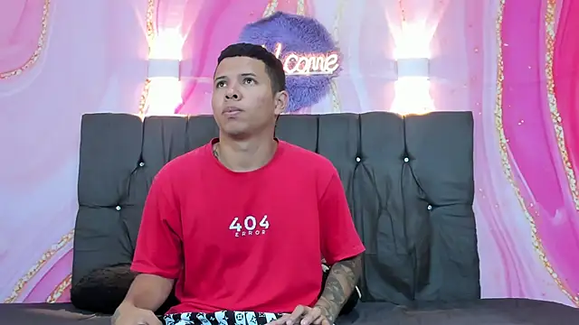 Steven19 LatinBoy online show from December 5, 11:30 am