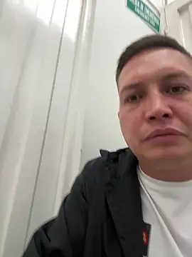 Snapshot of NathanielLux29 chatting on November 7, 8:20 pm NathanielLux29 online show from November 7, 8:20 pm